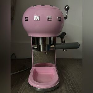 Smeg ECF01RDUS 50s Retro Style Espresso Machine